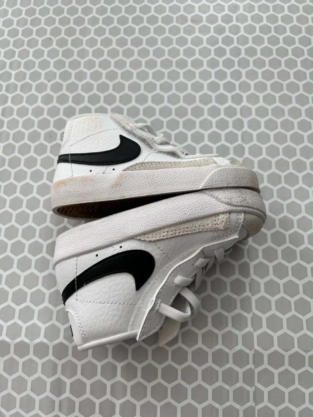 Nike Kids White and Black High-Top Sneakers. Size 7C
